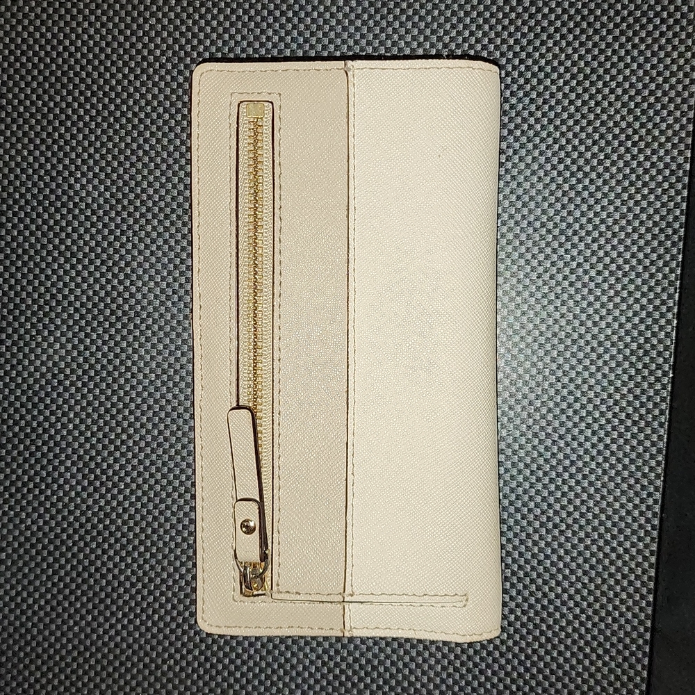 Kate Spade ♠️ Wallet - Picture 3 of 6